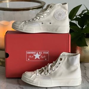 Converse Chuck 70 HI ~ Mens: EU 40/US 7; Womens: EU 40/US9